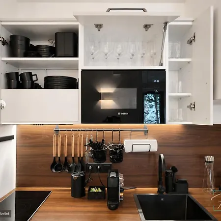 Homely *