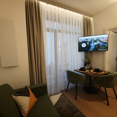 Homely Apartment *