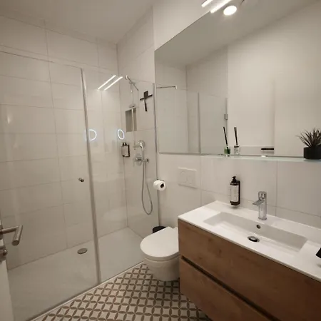 Apartment Homely *